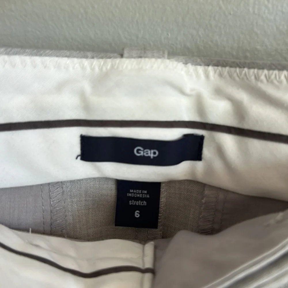 Gap Skirt - Picture 2 of 3